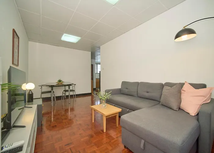 公寓 Sukhumvit 23, Asoke, Executive 70sqm Suite, Full Office 曼谷