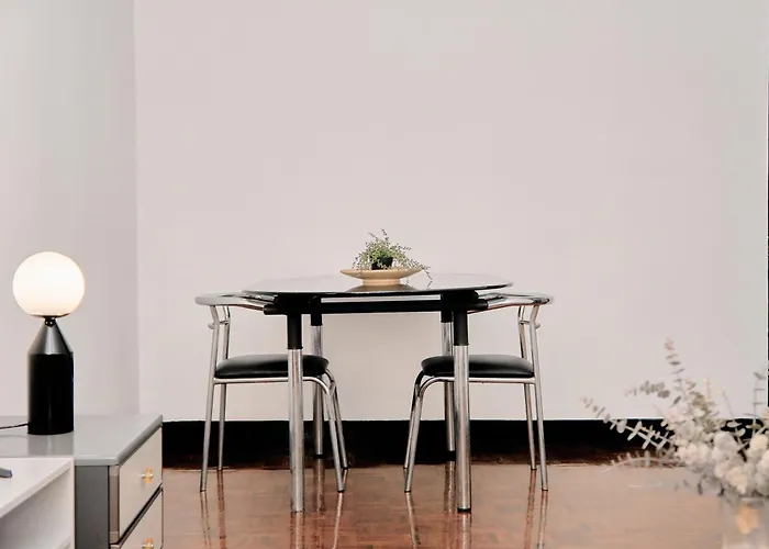 公寓 Sukhumvit 23, Asoke, Executive 70sqm Suite, Full Office 曼谷